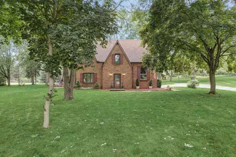 s45w25220 Black Oak, Waukesha, WI 53189