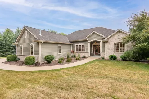 s80w23775 Parkview, Big Bend, WI 53103