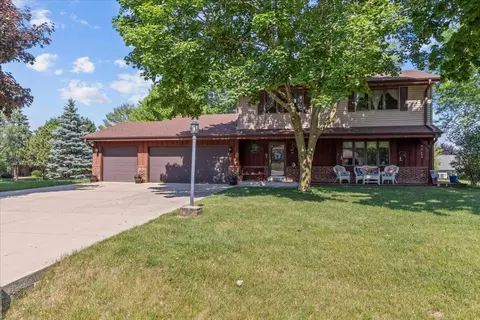 3710 S Sunny Vw, New Berlin, WI 53151