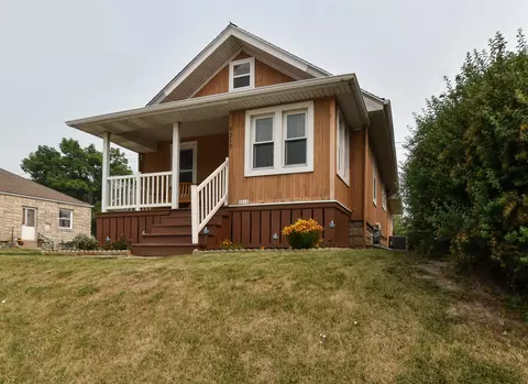 9210 W Lincoln, West Allis, WI 53227