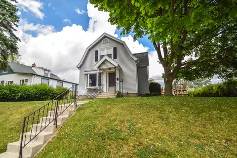 1824 Missouri, South Milwaukee, WI 53172