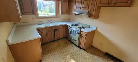 1206 F, Charles City, IA 50616