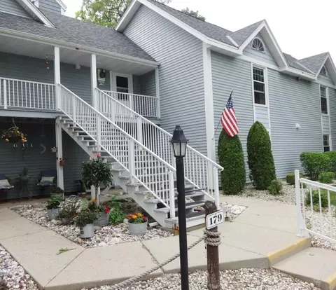 300 Foxwood #178, Waterford, WI 53185