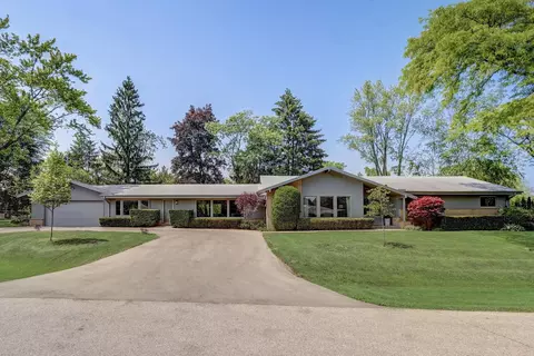 110 W Krause, Bayside, WI 53217
