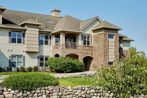3101 W Drexel #216, Franklin, WI 53132
