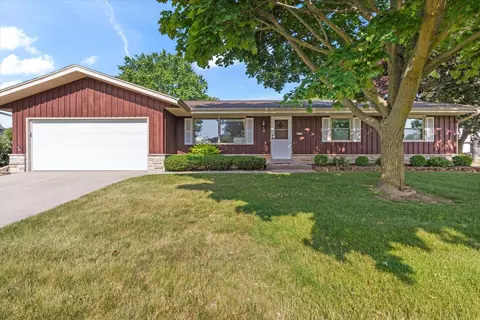 6611 S Crane, Oak Creek, WI 53154