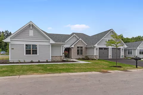 12457 N Woods, Mequon, WI 53092