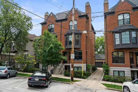 925 E Pearson #A, Milwaukee, WI 53202