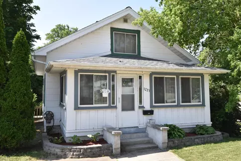 1221 E Moreland, Waukesha, WI 53186