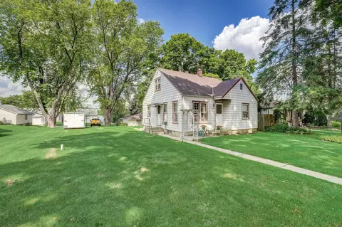 3033 S 95th, West Allis, WI 53227