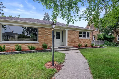 2714 N Main, Racine, WI 53402