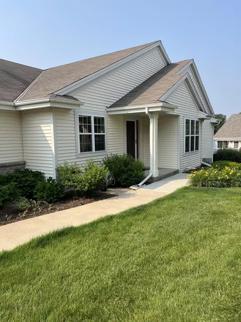 612 Ravenwood #B, Waterford, WI 53185
