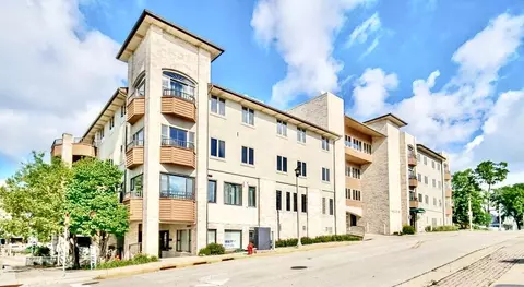 w164n8925 Water #502, Menomonee Falls, WI 53051