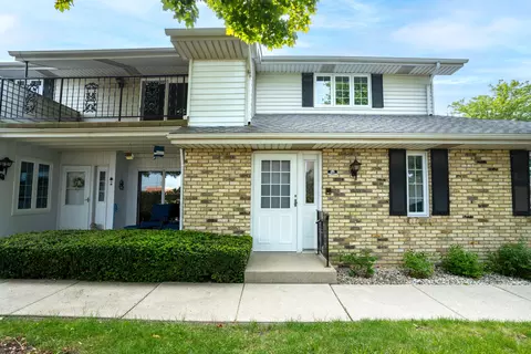 8610 30th #201, Kenosha, WI 53142