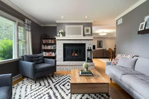 1321 N 118th, Wauwatosa, WI 53226
