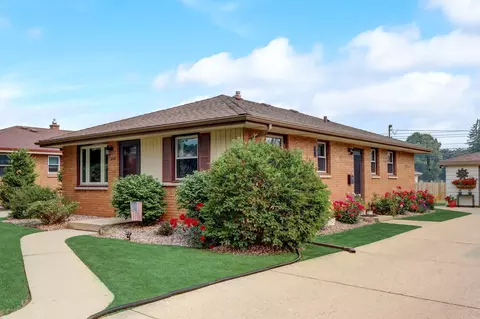 2230 W Halsey, Milwaukee, WI 53221