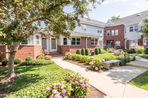 2590 N Farwell #2, Milwaukee, WI 53211