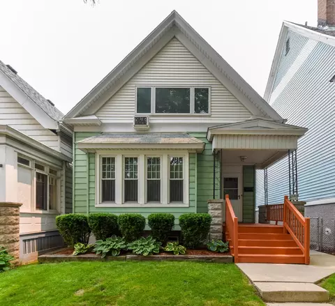 2640 S Pne #2640A, Milwaukee, WI 53207
