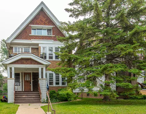 3424 N Oakland, Milwaukee, WI 53211