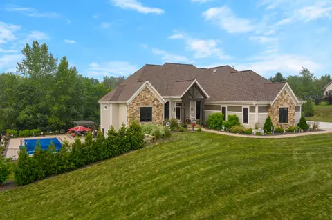5795 Stefanie, Caledonia, WI 53108