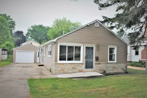 1304 N Grandview, Waukesha, WI 53188