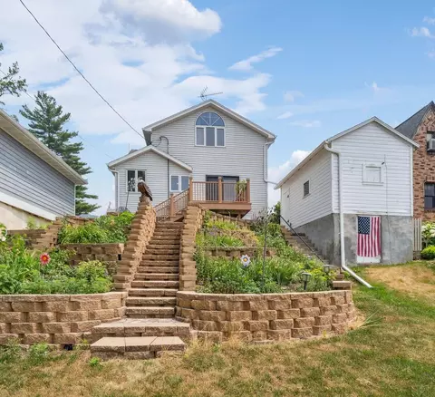124 W Water, Beaver Dam, WI 53916