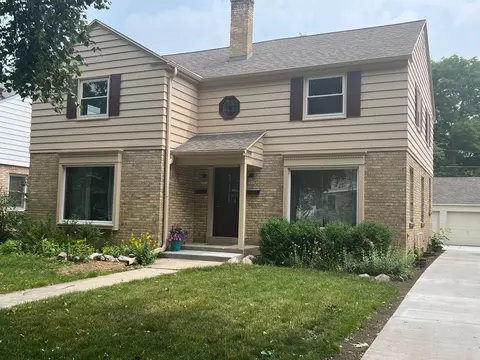 2008 N 81st #2010, Wauwatosa, WI 53213