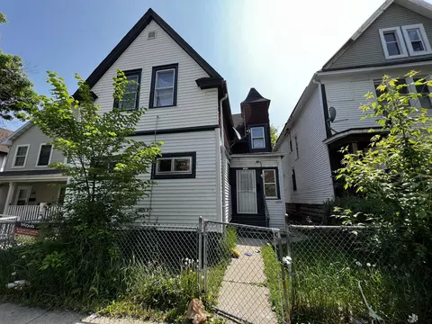 2440 N 36th #2442, Milwaukee, WI 53210