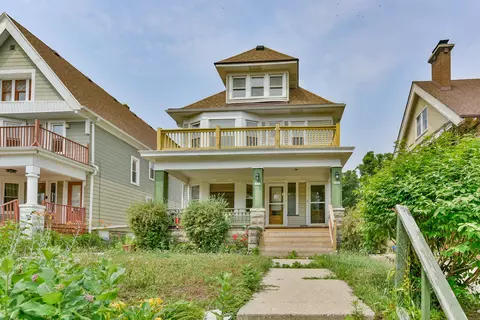 2017 N 48th #2019, Milwaukee, WI 53208