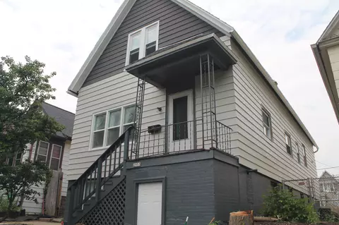 2953 N Weil, Milwaukee, WI 53212