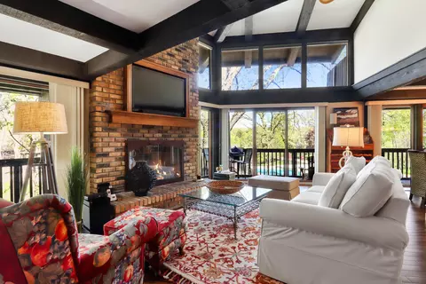 845 Hillside #G2, Fontana, WI 53125