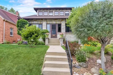 2125 S 85th, West Allis, WI 53227