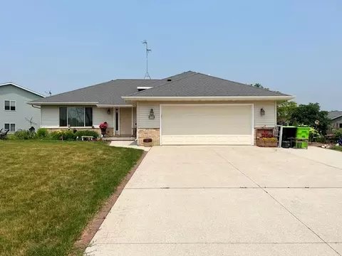814 Ethan Allen, Howards Grove, WI 53083