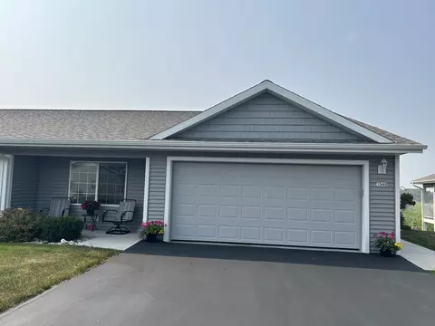 1349 S Wilson #4-2, Hartford, WI 53027