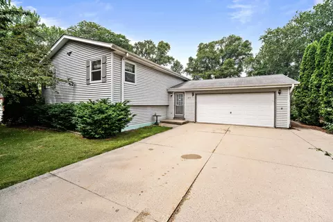 6115 N 117th, Milwaukee, WI 53225