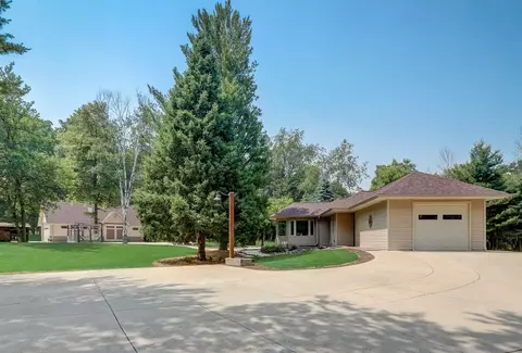 1470 Allen, Oconomowoc, WI 53066