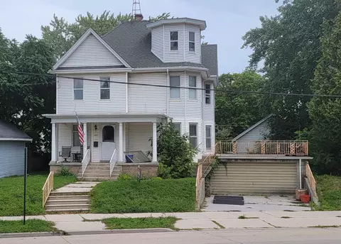 627 N Water, Manitowoc, WI 54220