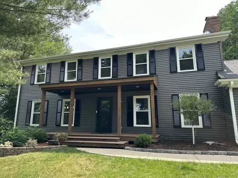 609 Mesa, Waukesha, WI 53188