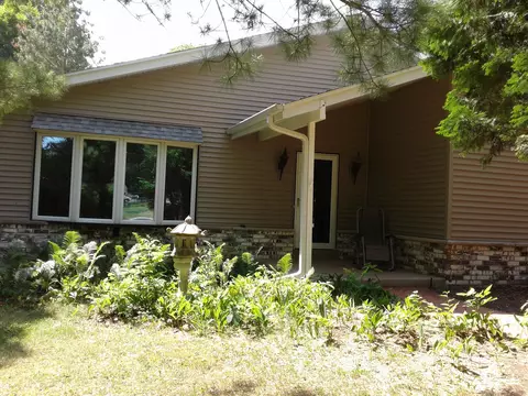 3184 Glacier, Hubertus, WI 53033