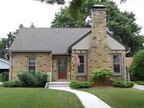 1113 N 8th, Manitowoc, WI 54220