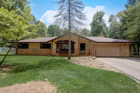 n52w21835 Virginia, Menomonee Falls, WI 53051