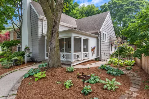 5514 N Hollywood, Whitefish Bay, WI 53217