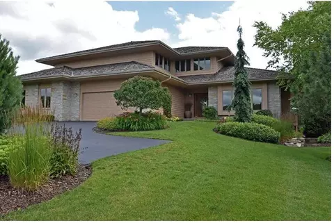 1119 E Sweetbriar, Hartland, WI 53029