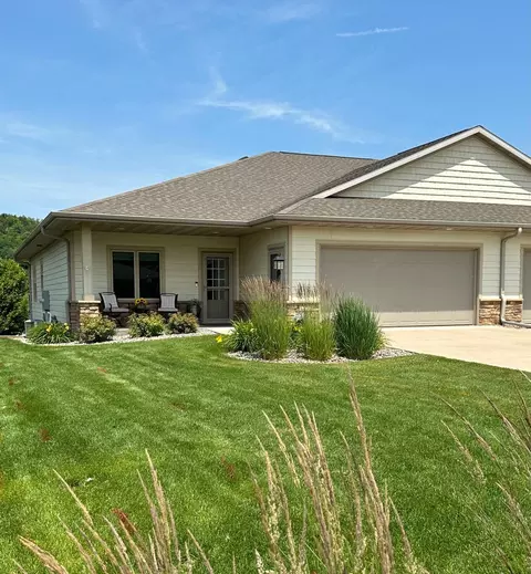 1271 Bentgrass, Onalaska, WI 54650