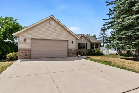 323 S John, Mayville, WI 53050