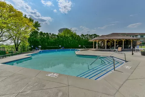 8520 W Waterford #7, Greenfield, WI 53228