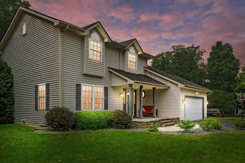 907 Ridgeway, Fredonia, WI 53021