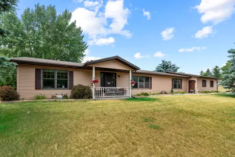 8327 Hilltop, Farmington, WI 53040