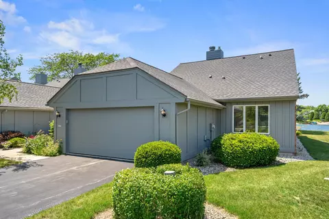 2117 W Norfolk, Mequon, WI 53092