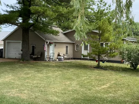 s74w17405 Lake, Muskego, WI 53150